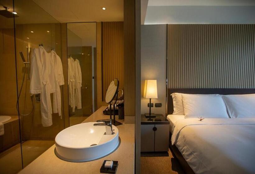 اتاق کلاب, The Okura Prestige Bangkok