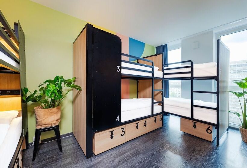 Bed in Shared Room with Shared Bathroom, Generator Berlin Alexanderplatz