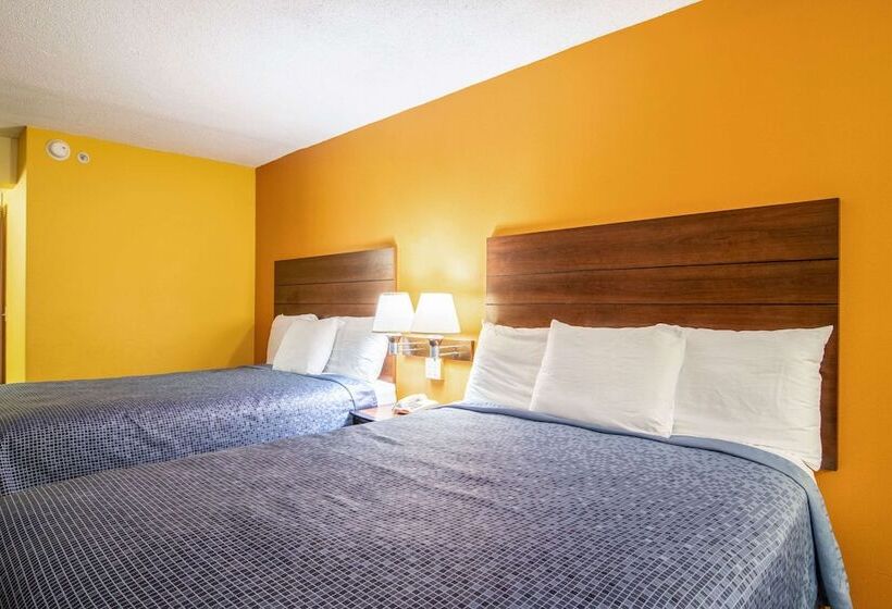 חדר סטנדרט שתי מיטות זוגיות, Econo Lodge At Six Flags