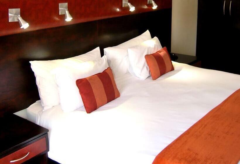 سوییت اجرایی, Safari Hotel & Convention Centre