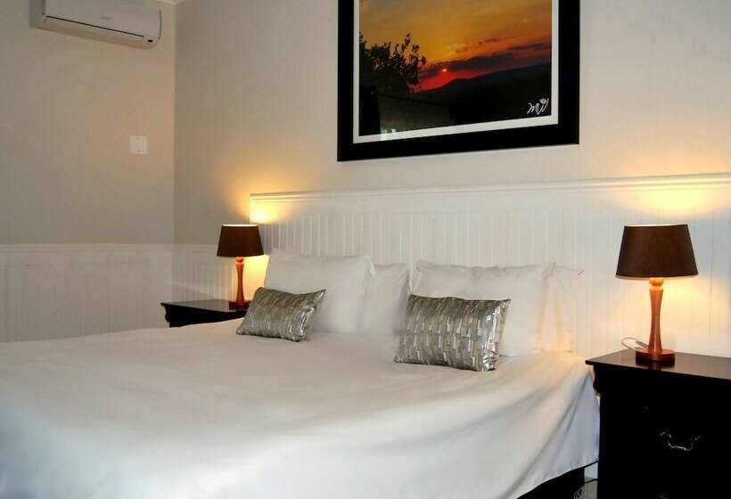 اتاق استاندارد, Safari Hotel & Convention Centre