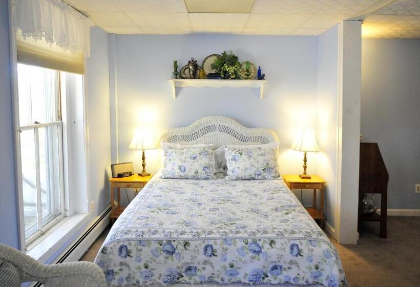 Номер Deluxe, The Brewster Inn