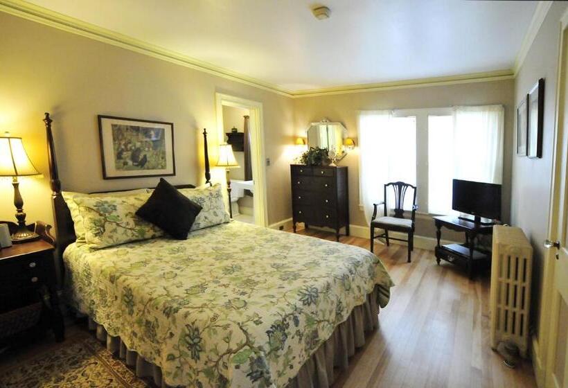 Номер Стандарт Вид на Сад, The Brewster Inn