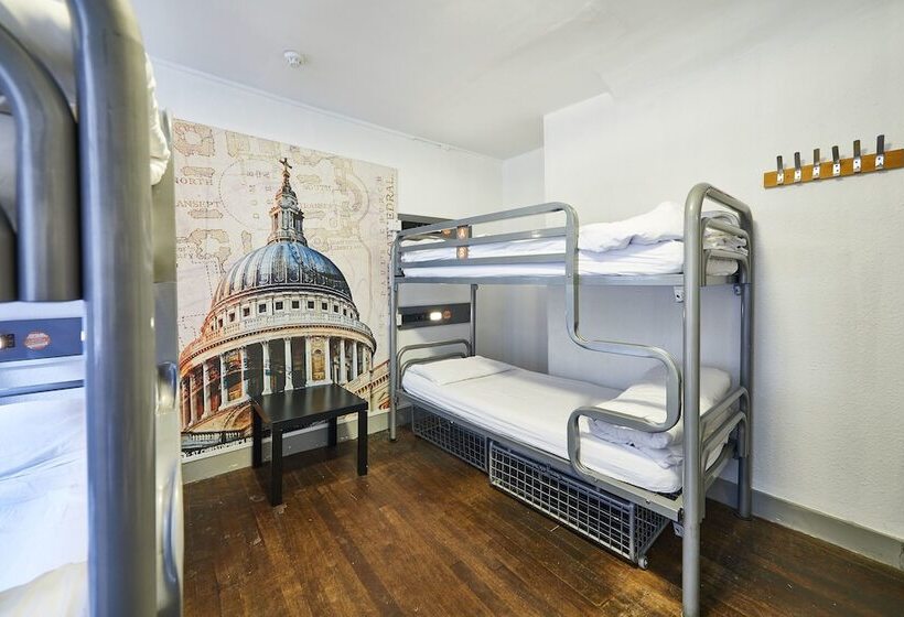 Кровать в Многоместном Номере с Общей Ванной, St Christopher S The Inn   London Bridge