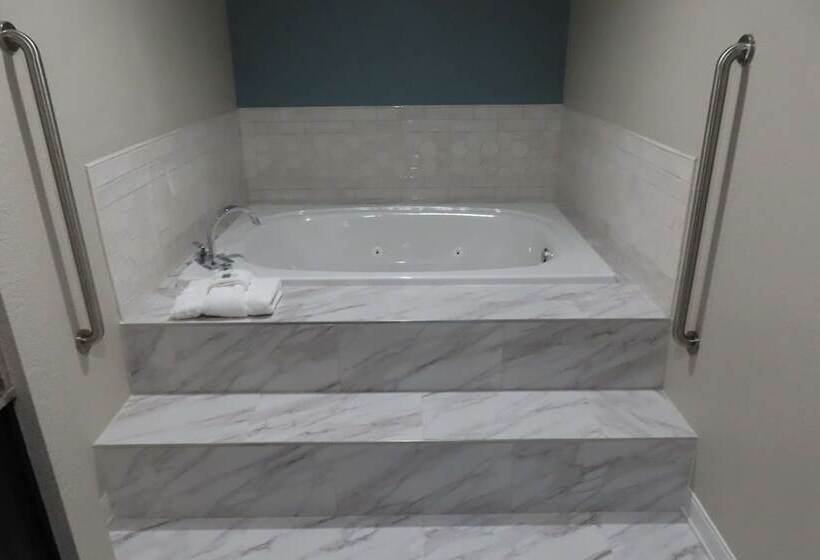 Люкс с гидромассажем, Best Western Prime Inn & Suites