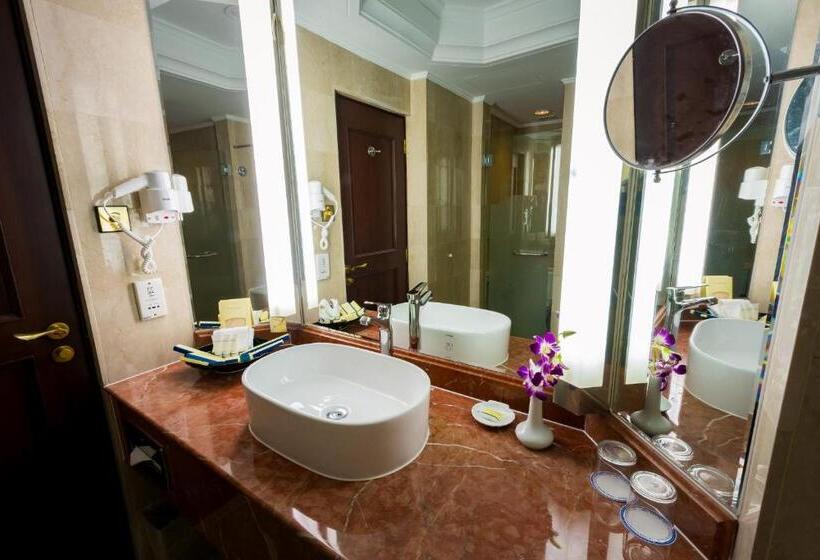 غرفة ديلوكس سرير كينج, Le Grandeur Palm Resort Johor