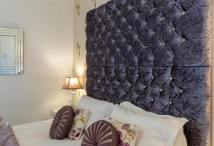 اتاق سوپریور با تخت بزرگ, Holly Lodge Guest House With Free Off Site Health Club