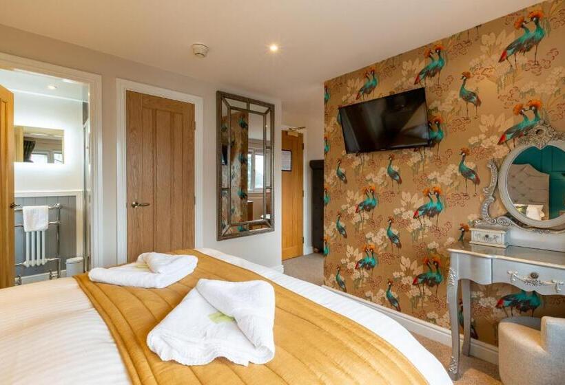 اتاق لوکس چهار تخته, Holly Lodge Guest House With Free Off Site Health Club