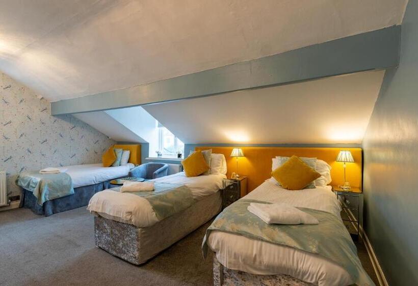 اتاق لوکس سه تخته, Holly Lodge Guest House With Free Off Site Health Club
