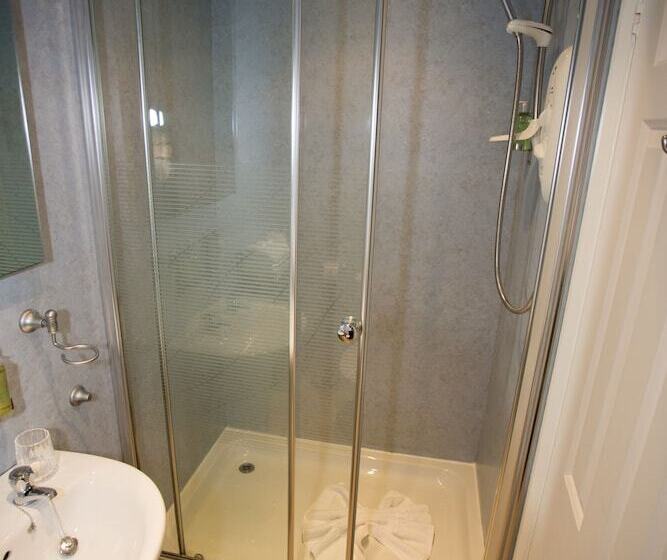 اتاق لوکس, Holly Lodge Guest House With Free Off Site Health Club