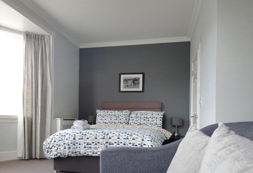 Номер Deluxe, Olivers Guest House