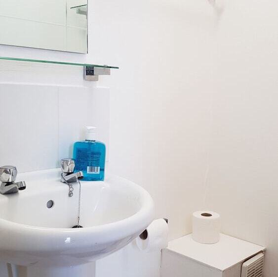 Номер Стандарт, Olivers Guest House