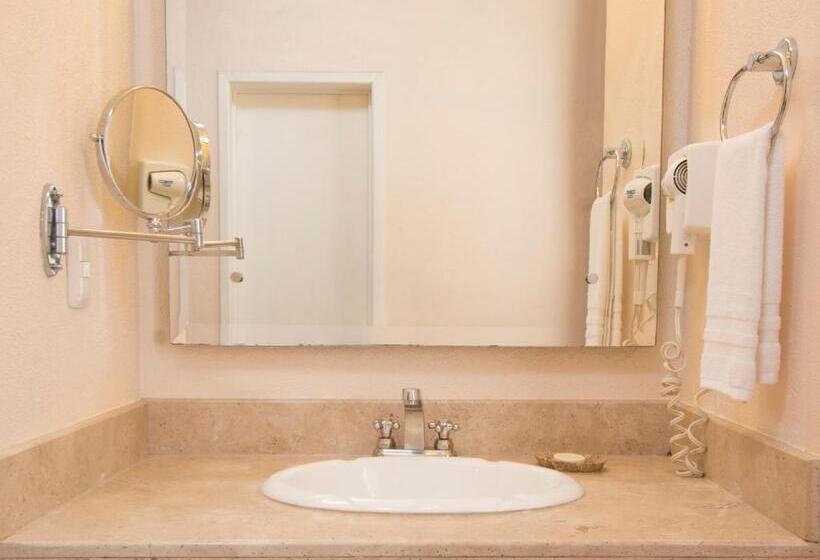 Quarto Estandar, Rio Queretaro