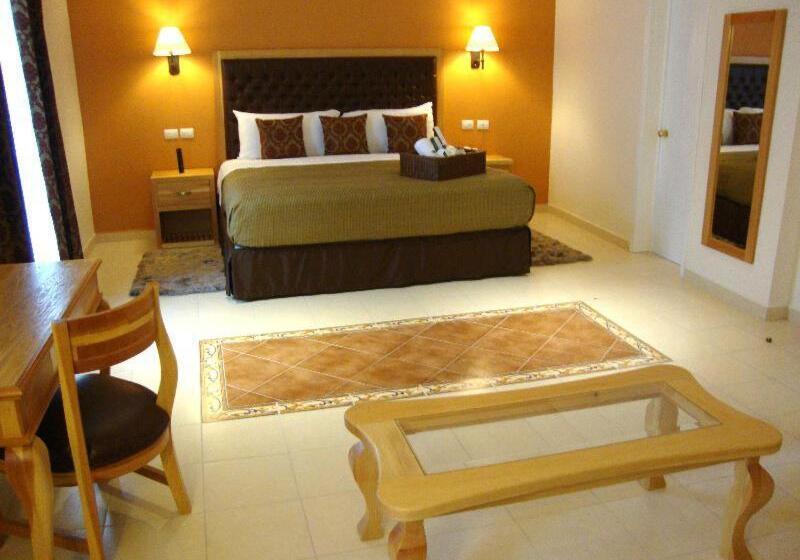 Quarto Estandar, Rio Queretaro