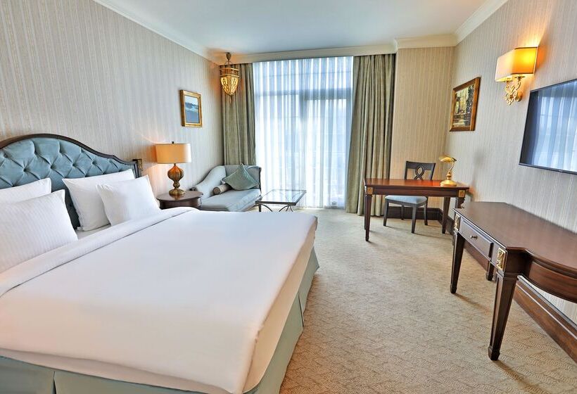 اتاق دلوکس با تخت کینگ و چشم‌انداز شهر, Rixos Almaty