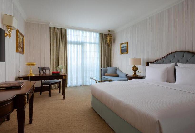اتاق دلوکس با تخت کینگ و چشم‌انداز شهر, Rixos Almaty