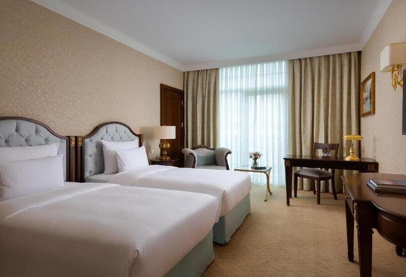 اتاق لوکس با چشم‌انداز شهر, Rixos Almaty