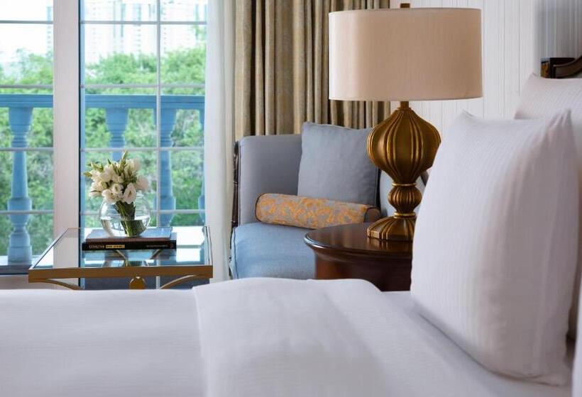 اتاق دلوکس با چشم‌انداز پارک, Rixos Almaty