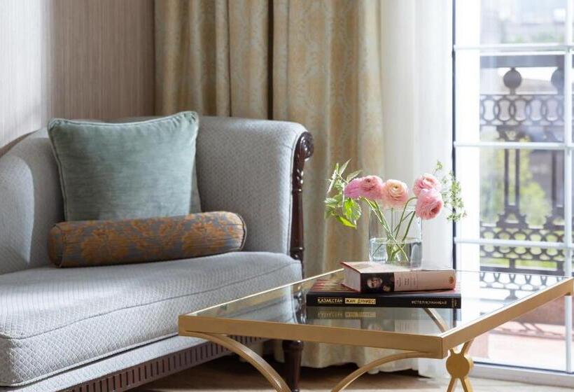 اتاق دلوکس با چشم‌انداز پارک, Rixos Almaty