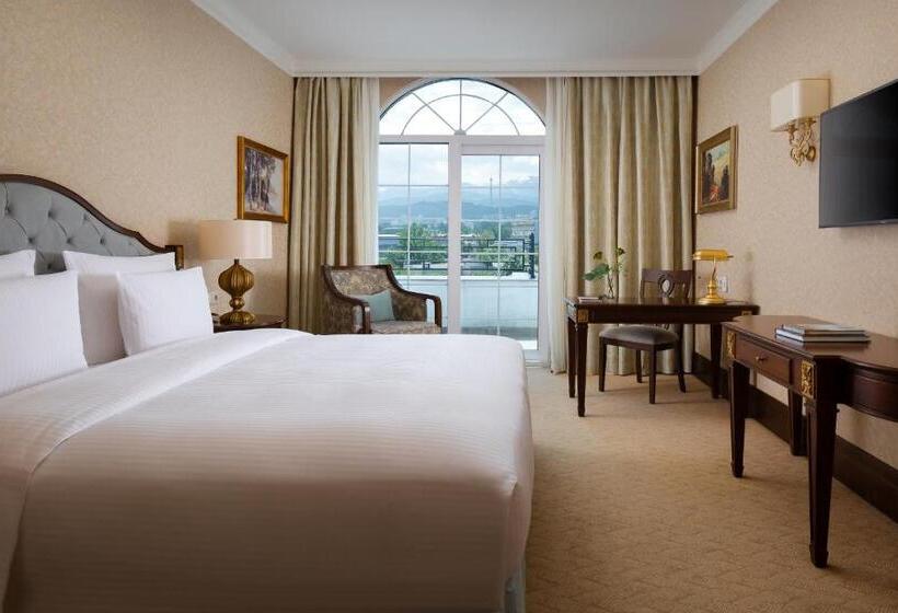 سوییت لوکس, Rixos Almaty