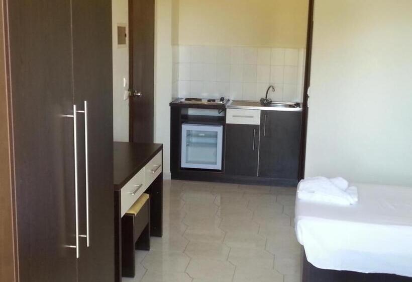 استودیوی سوپریور, Rose Hotel Faliraki