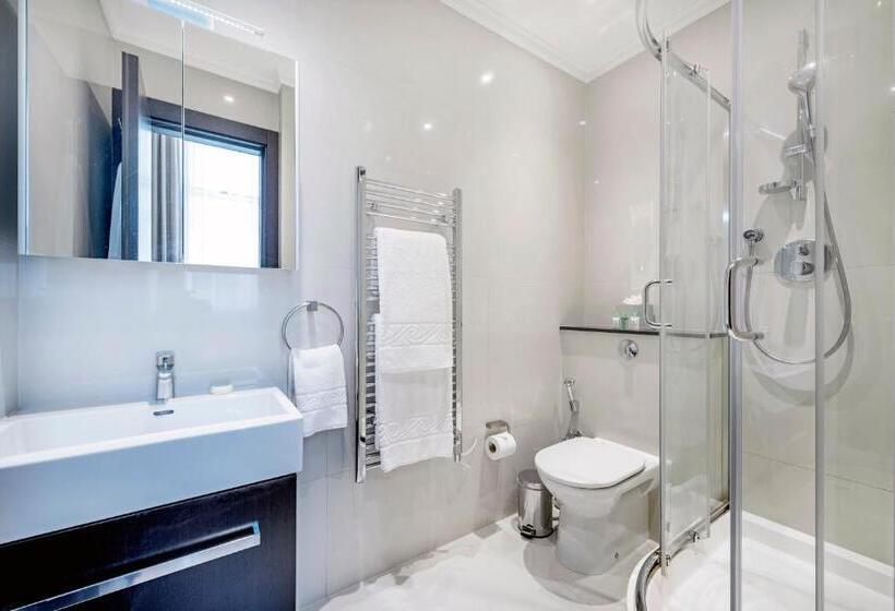 Апартаменты Deluxe 2 Спальни, 130 Queen S Gate Apartments