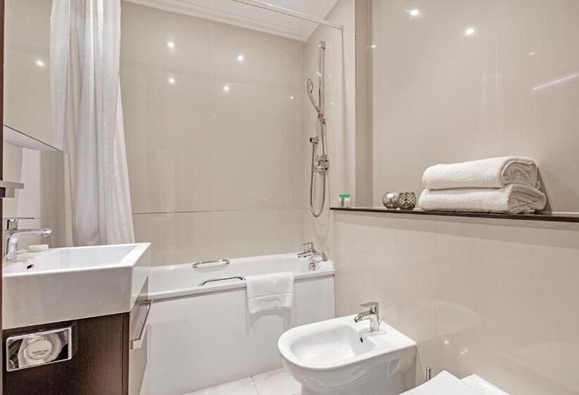 Апартаменты 3 Спальни, 130 Queen S Gate Apartments