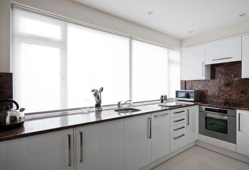 Апартаменты Superior 2 Спальни, 130 Queen S Gate Apartments