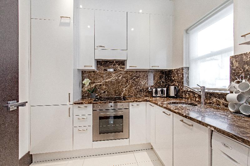 Апартаменты Deluxe 3 Спальни, 130 Queen S Gate Apartments