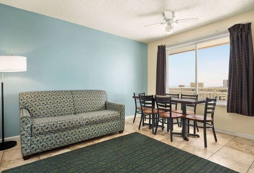 سوییت لوکس, Sands Motel