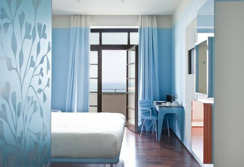 اتاق استاندارد با چشم‌انداز دریا, Jr Hotels Bari Grande Albergo Delle Nazioni