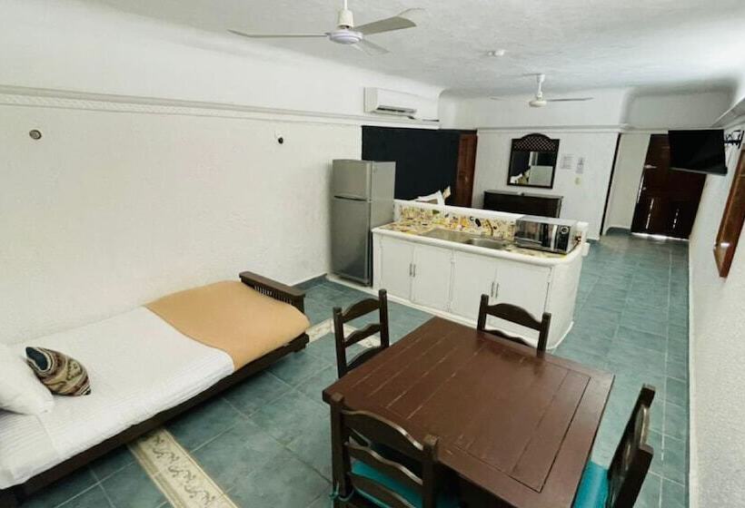 Standaard Studio, Mayan Art Hotel 10 Avenue