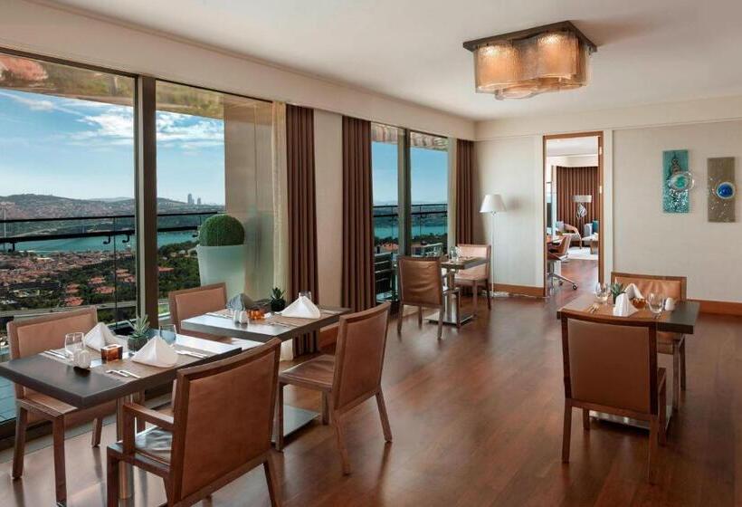 اتاق اجرایی با تخت بزرگ, Renaissance Istanbul Polat Bosphorus