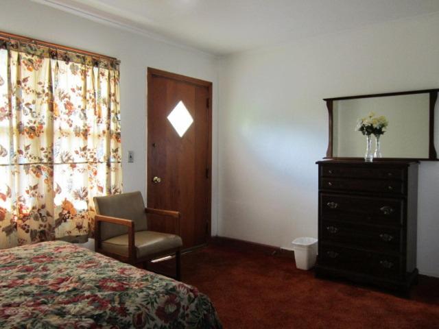 带2个双人床的标准工作室, Cadet Motel