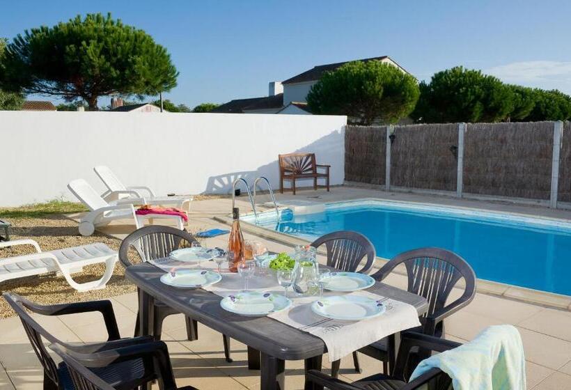 ویلای 3 خوابه با استخر, Madame Vacances Le Domaine De Vertmarines