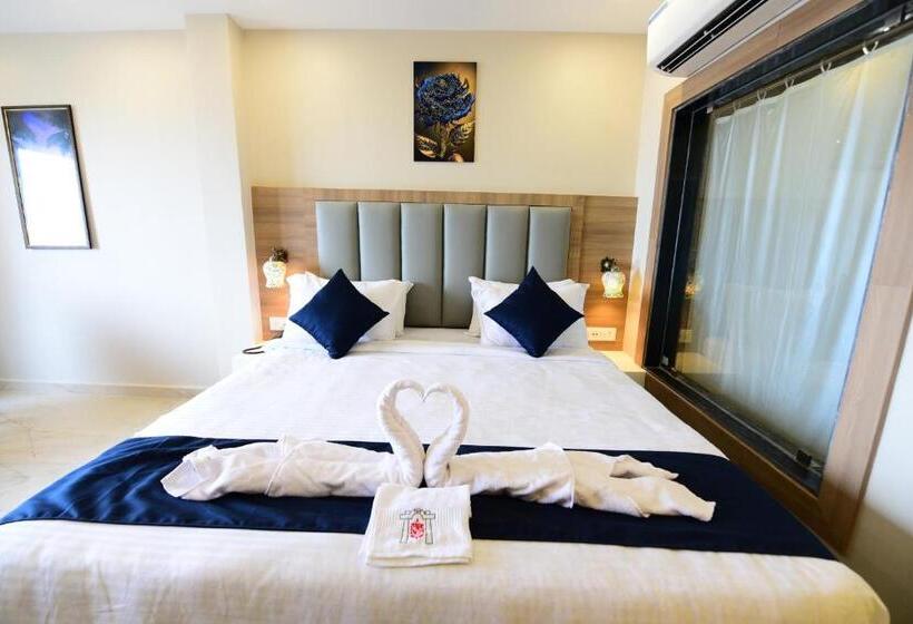 Quarto Deluxe, Shree Gajanana   Lift  Wifi With Restaurant Facilities Near Sea Beach Best Choice Of Travellers By M