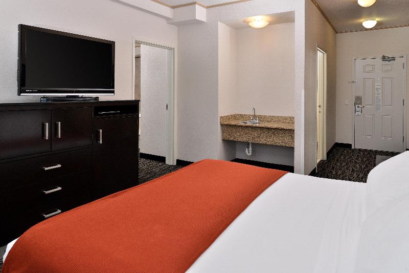 Люкс Кровать Кинг, Holiday Inn Express & Suites Tacoma South   Lakewood, An Ihg