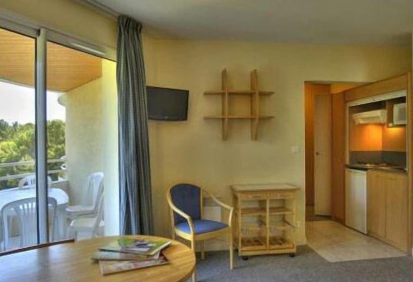 Апартаменты 1 Спальня с Балконом, Résidence Valdys Thalasso & Spa   Les Pins