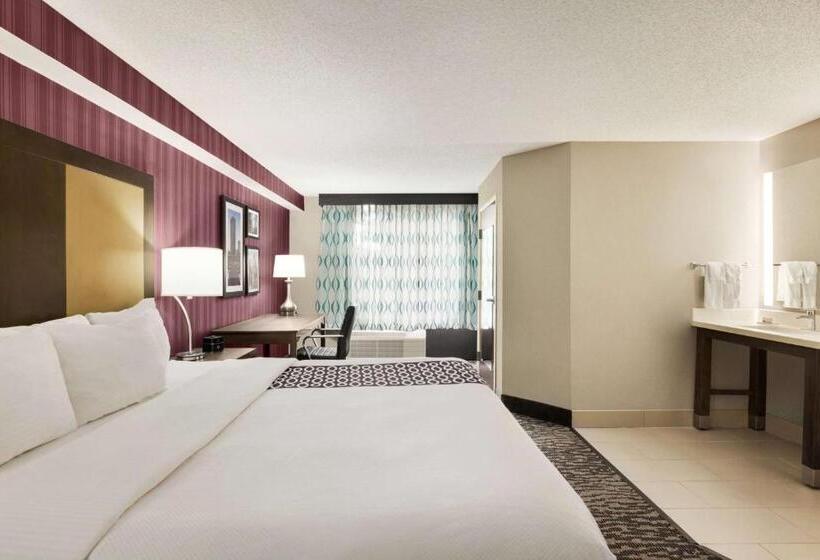 장애인을 위한 킹사이즈 침대 스탠다드 룸, La Quinta By Wyndham Newark   Elkton