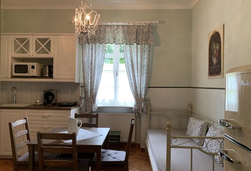 Апартаменты 1 Спальня с Балконом, Pension Amadeus & Apartments