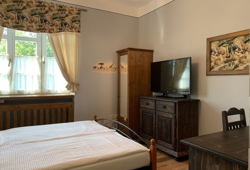 Апартаменты 1 Спальня с Балконом, Pension Amadeus & Apartments
