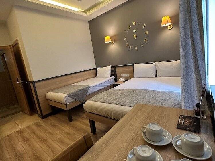 اتاق سوپریور چهار تخته, Ethnica Hotel Old City