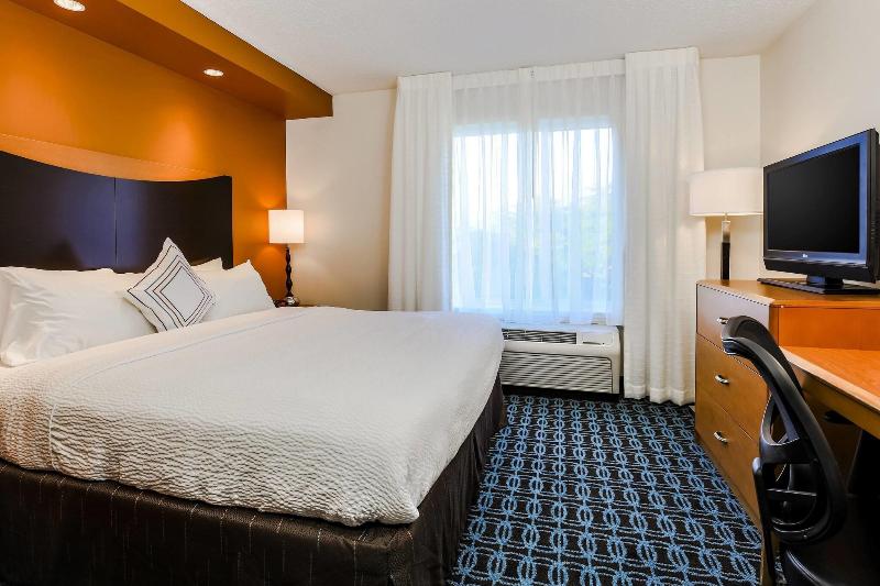 스탠다드 스튜디오 킹침대, Fairfield By Marriott Wilkes Barre