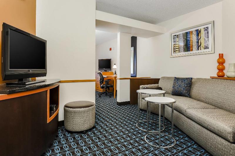 스탠다드 스튜디오 킹침대, Fairfield By Marriott Wilkes Barre