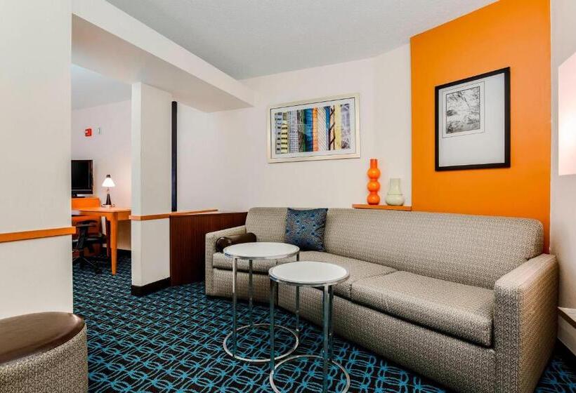 스탠다드 스튜디오 킹침대, Fairfield By Marriott Wilkes Barre