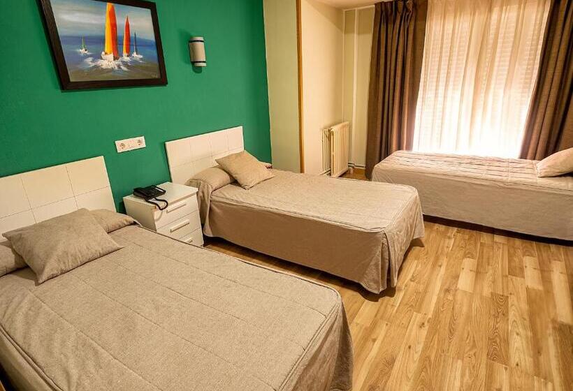 Номер Стандарт Трехместный, Hostal Real Aranjuez