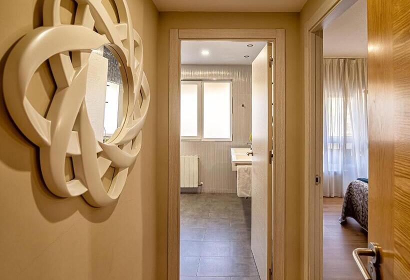 Полулюкс, Hostal Real Aranjuez