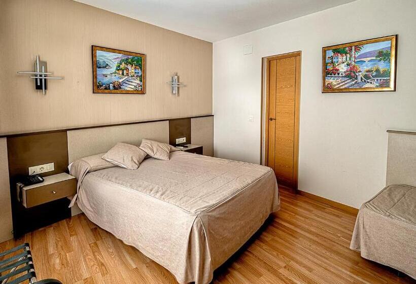 Номер Стандарт Трехместный, Hostal Real Aranjuez