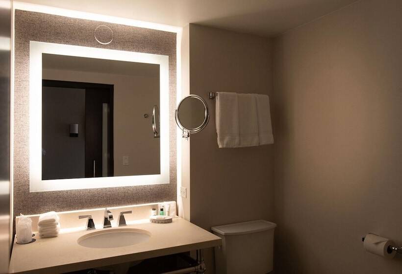 Номер Клуб, Sheraton Chicago Northbrook