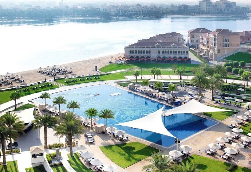 Люкс Клуб, The Ritzcarlton Abu Dhabi  Grand Canal